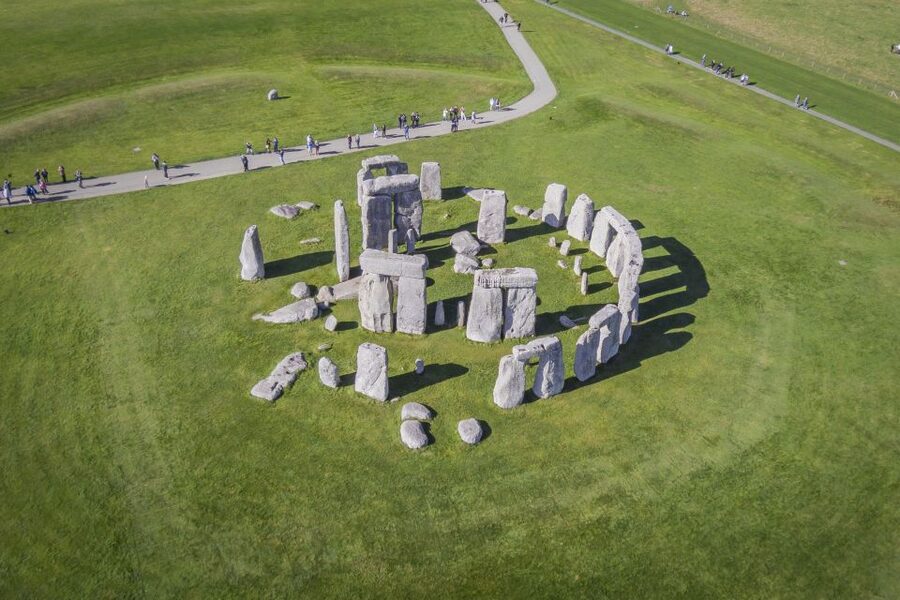 From London: Windsor, Oxford & Stonehenge Full-Day Trip - The coach ride, meeting points, and how to stay on time