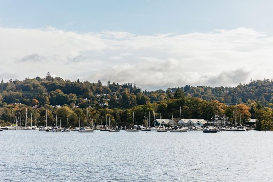 From Manchester: Lake District Bus Tour & Windermere Cruise - Who this Lake District day trip fits best