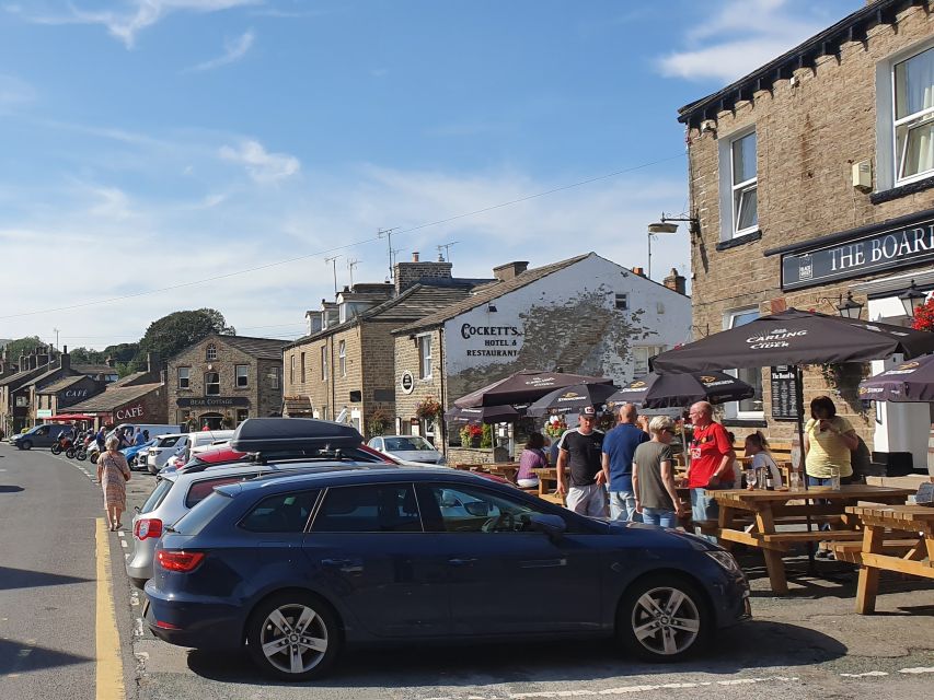 From Manchester: Yorkshire Sightseeing Day Trip - Wensleydale Creamery: cheese tasting plus lunch and shopping