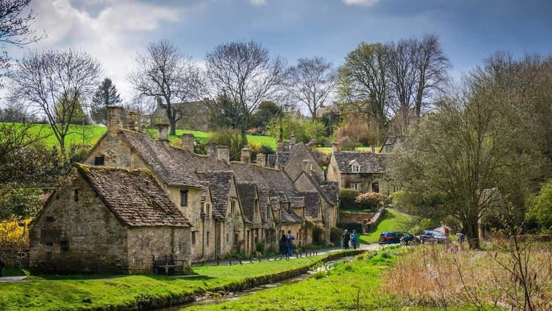 From Oxford: Cotswolds Half-Day Tour - Village stops: stone streets, thatched cottages, and time to walk