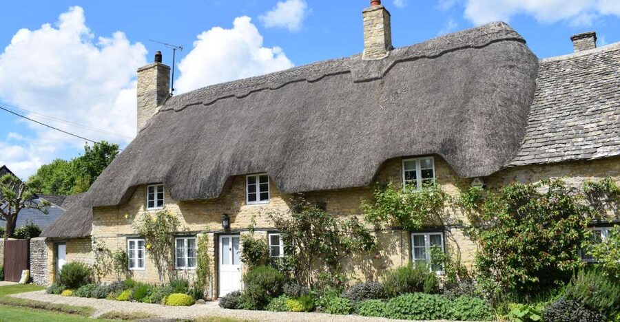 From Oxford: Cotswolds Towns and Villages Small Group Tour - Bourton-on-the-Water Lunch Stop: Bridges, River Windrush, and Time to Wander