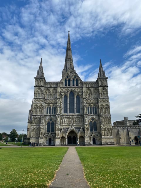From Southampton: Stonehenge & Salisbury Private Day Trip - How the Southampton to Wiltshire route feels in real life