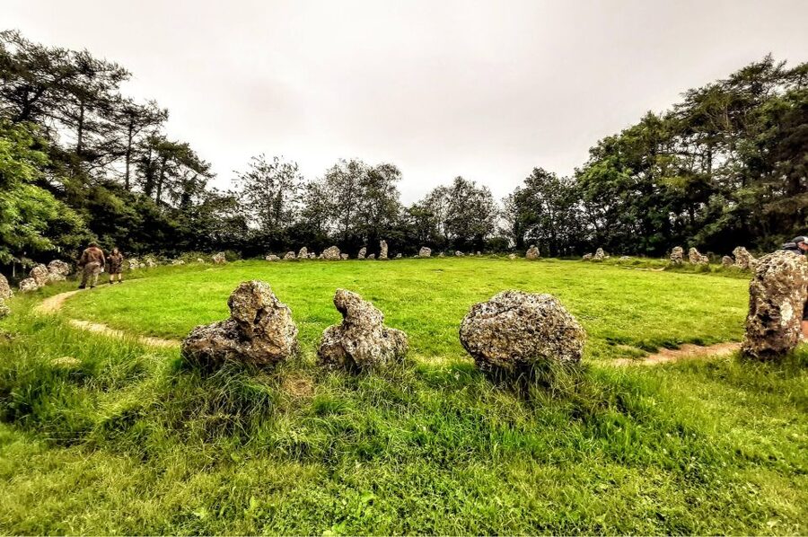 From Stratford-on-Avon/Moreton-in-Marsh: Secret Cotswolds - Broadway: lunch stop, shops, and that crown-jewel feeling