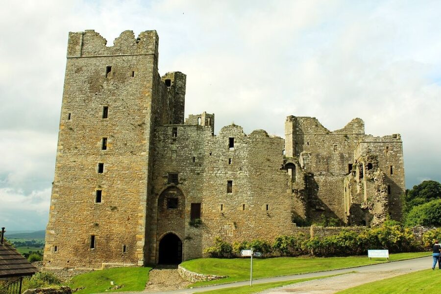 From York: Full-Day Yorkshire Dales Tour - From York Minster to the Yorkshire Dales: how the day gets going