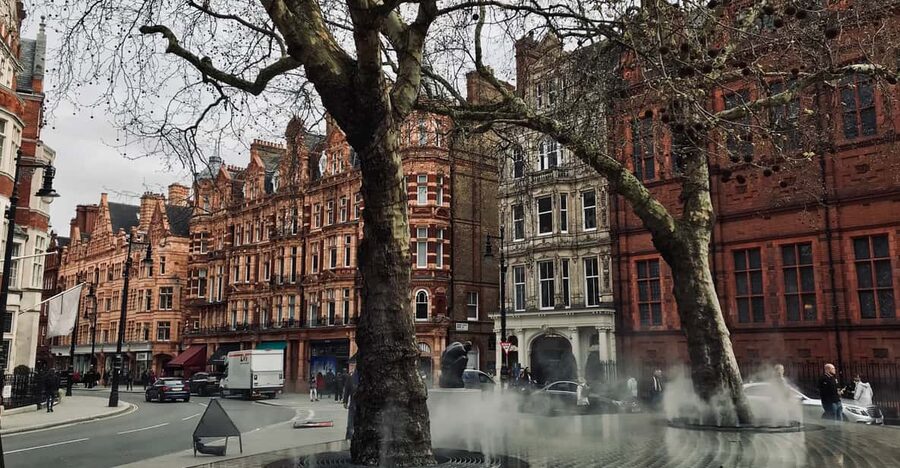 Ghosts and Legends of Mayfair Walking Tour - London - What the guides do right, and why people keep praising them