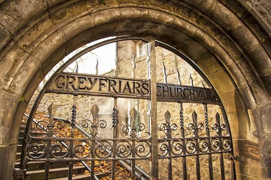 Ghosts, Ghouls & Gallows :The Original Bristol Ghost Walk - The Interactive Quiz That Keeps It Fun, Not Just Spooky