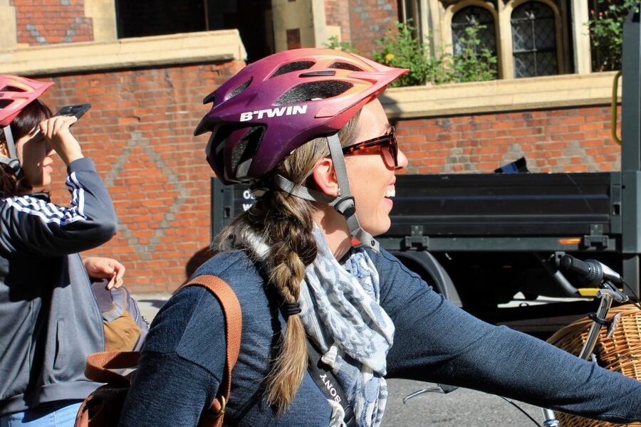 Grand London Half-Day Bicycle Tour - Buckingham Palace and the Changing of the Guard moment