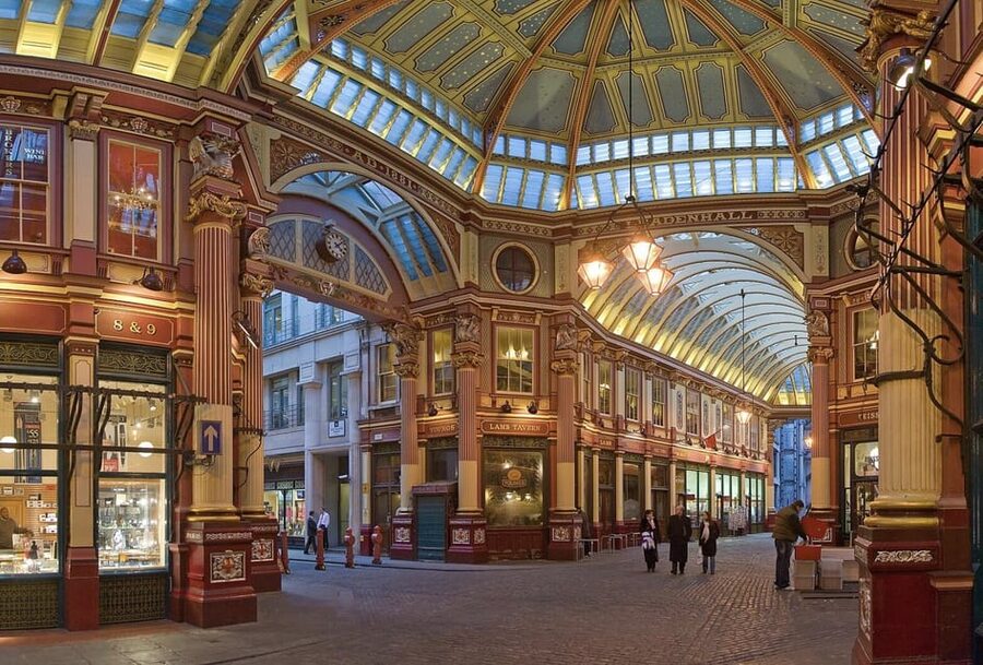 Great London Food Tour: South Bank, 3 Markets & Brick Lane - Leadenhall Market: A Trader’s Watering-Hole Mood
