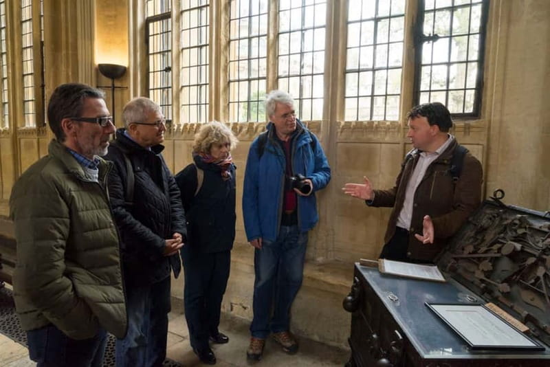 Harry Potter Tour New College Private Group Tour - Oxford’s medieval halls and gardens, seen through a Potter lens