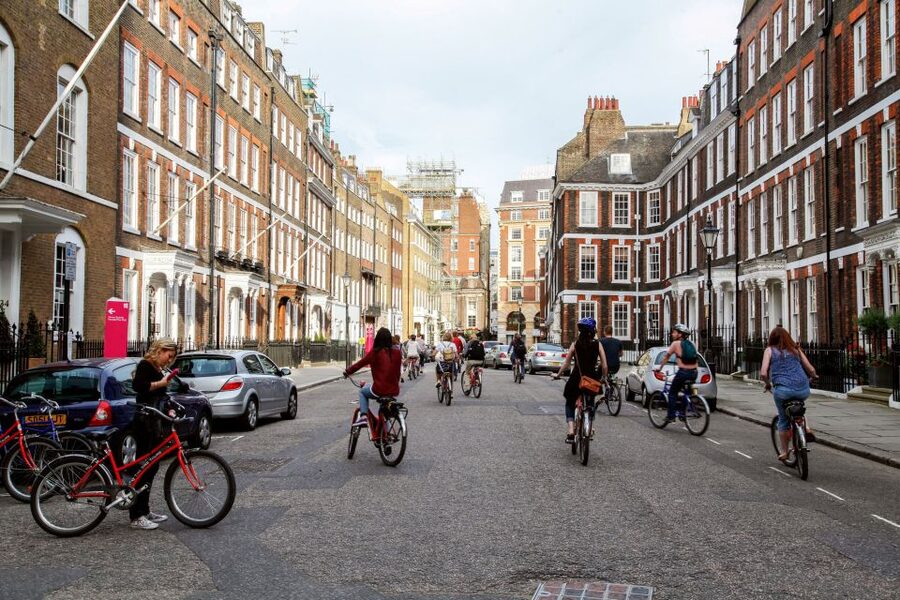 Highlights of Royal London Bike Tour (3 Hours) - Bikes, clothing, and kid-friendly options that actually help