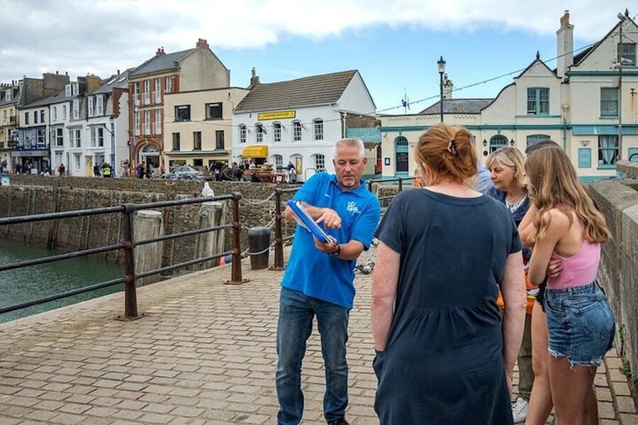 Ilfracombe Harbour: Ghost Tour - What you’ll hear: supernatural tales with town context