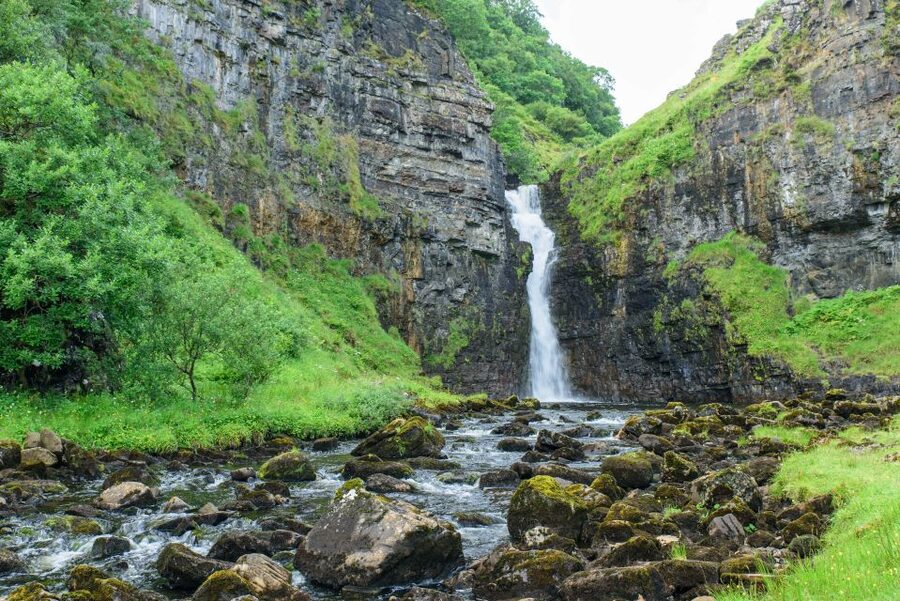 Inverness: 2-day Isle of Skye, Fairy Pools & Castles Tour - Road trip comfort: transport, commentary, and the reality check