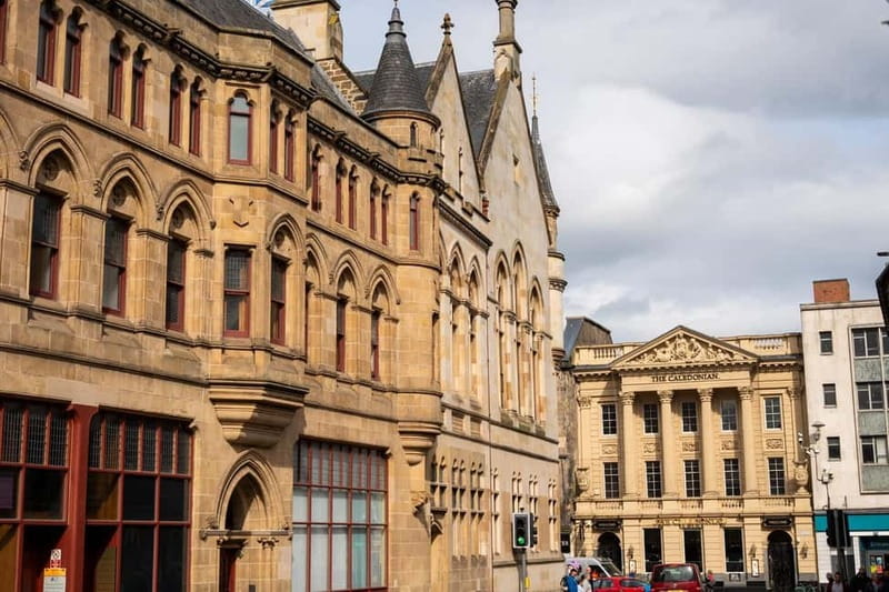 Inverness: Comedy Walking Tour with Local Comedian - Who this comedy walking tour suits best