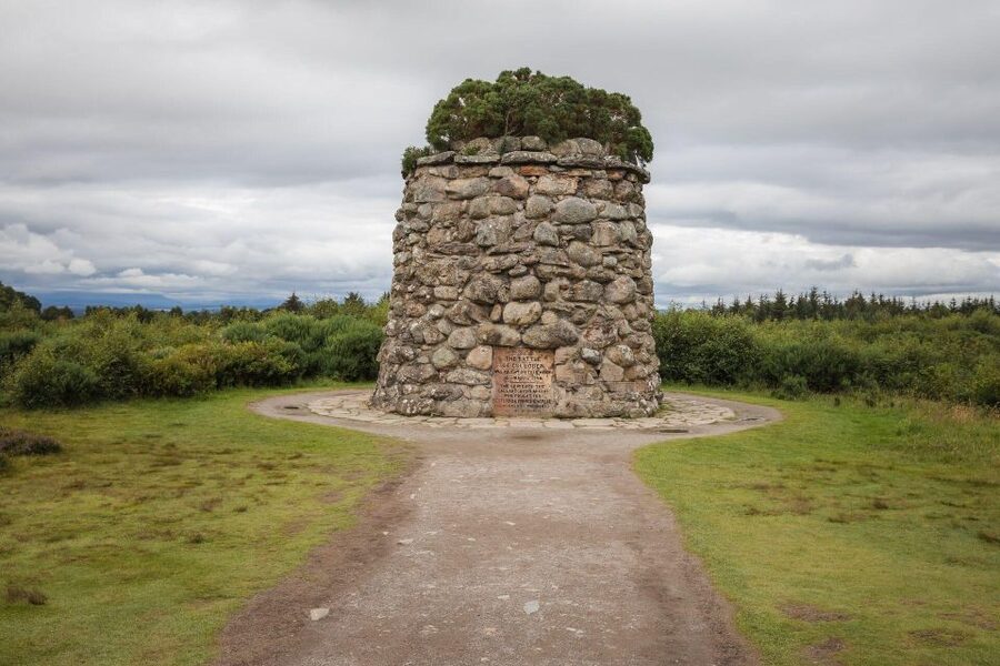 Inverness: Loch Ness Cruise, Castle, and Outlander Tour - A 9-hour hit of Loch Ness, Outlander sites, and castle ruins
