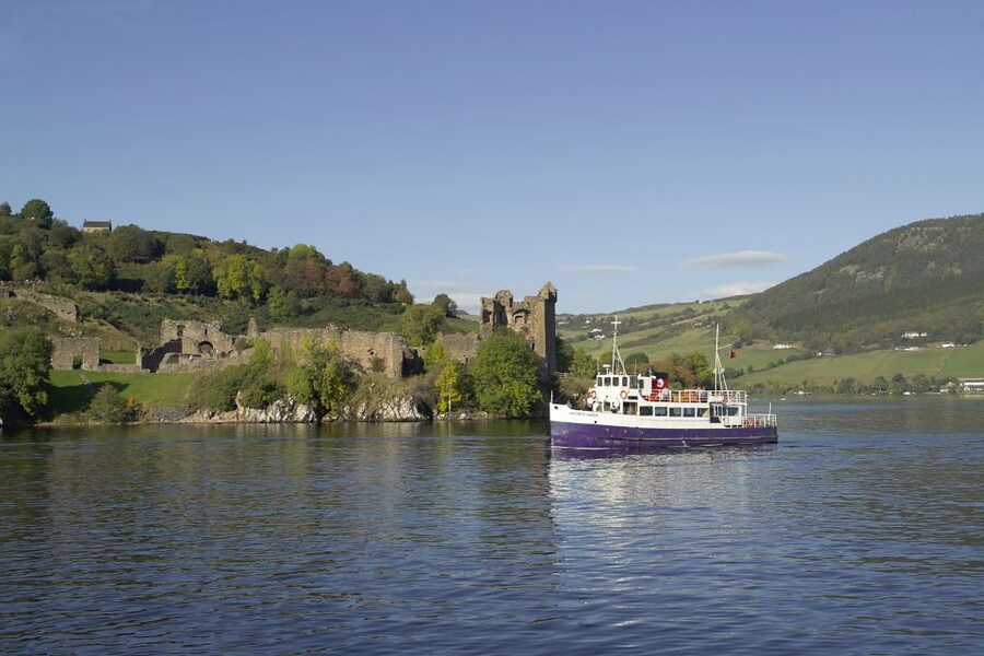Inverness: Loch Ness Cruise, Castle, and Outlander Tour - Culloden Battlefield: Jacobite stories with real-world context