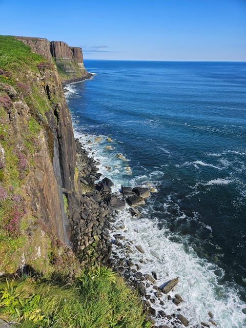 Isle of Skye: Tour the highlights and hidden beauties. - The guide experience: pipes, humor, and real island context