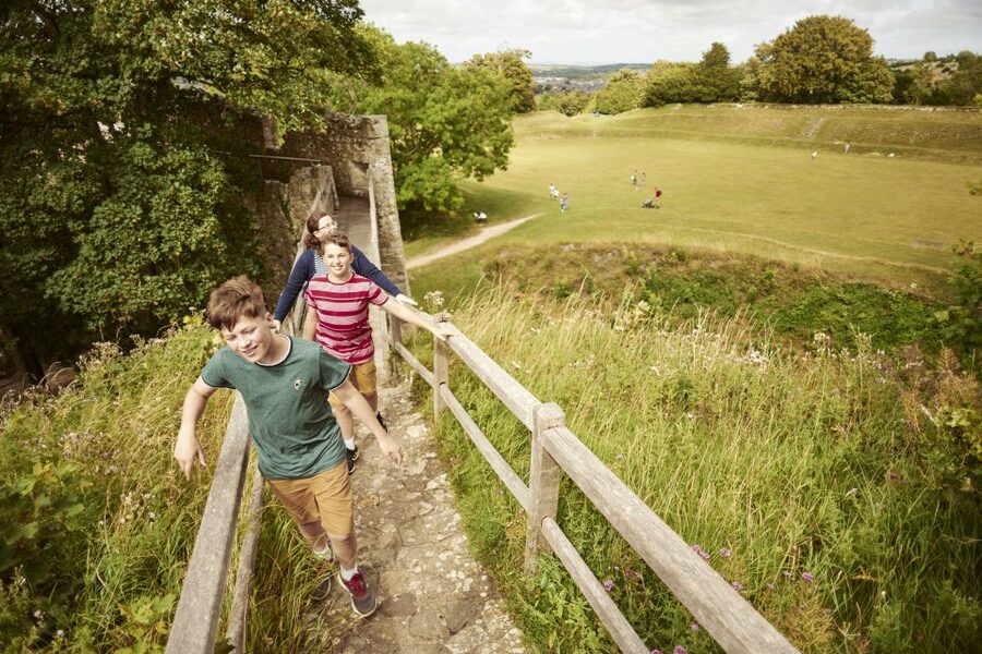Isle of Wight: Carisbrooke Castle Entry Ticket - Ramparts and the Norman keep: the best effort to reward ratio