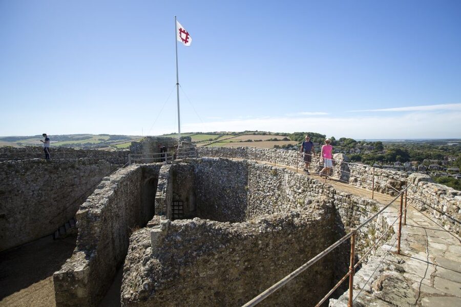 Isle of Wight: Carisbrooke Castle Entry Ticket - Food, rest stops, and how to keep the visit enjoyable