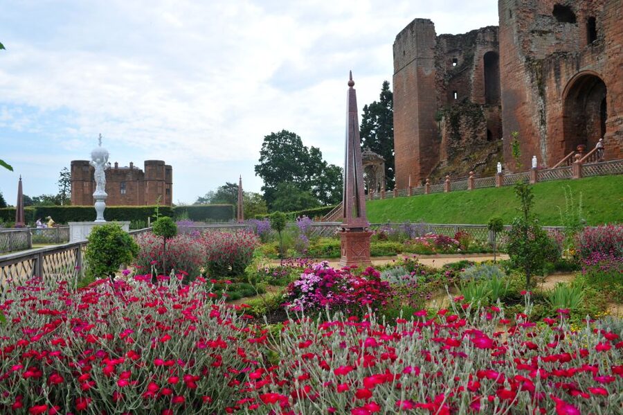 Kenilworth Castle and Elizabethan Garden Entry Ticket - Step-by-step: the Elizabethan Garden walk and what it means