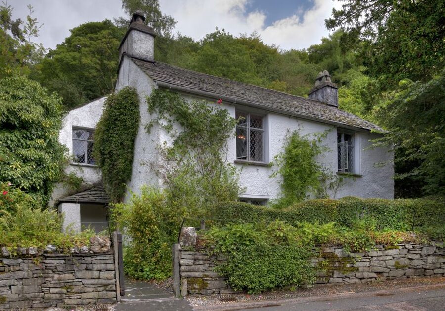 Lake District: 3-Day Small Group Tour from Manchester - Day 3: Honister Mountain Pass, slate workings, Bowder Stone, and Kendal’s cobbles
