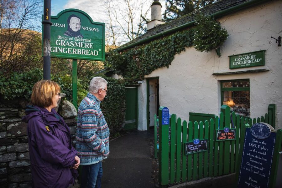 Lake District: Six Lakes Morning Tour from Windermere - Guides and storytelling: why the drive feels worth it