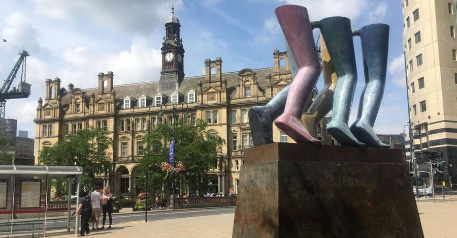 Leeds: 2-Hour Highlights Walking Tour - Meeting at Leeds Station, Finding the Black Prince, Then Getting Oriented Fast