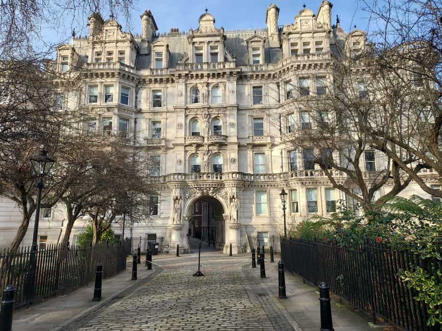 Legal London: The Royal Courts of Justice and Inns of Court - Lincoln’s Inn: prime ministers, Bleak House, and Tudor timber details