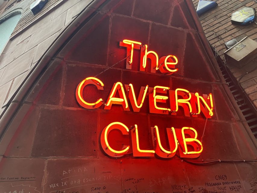 Liverpool: Beatles Highlights Walking Tour - Finding your guide in central Liverpool (and getting your bearings fast)