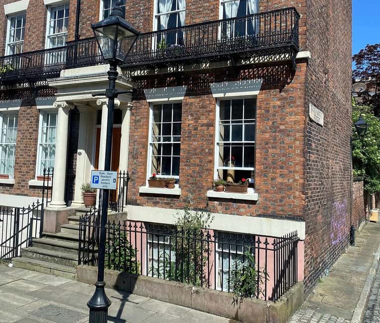 Liverpool: Official Peaky Blinders City Centre Walking Tour - Peaky Blinders in the Georgian quarter and big formal buildings