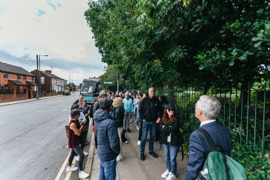 Liverpool: Official Peaky Blinders Coach Tour of Merseyside - Guides, banter, and what to expect from the tour voice