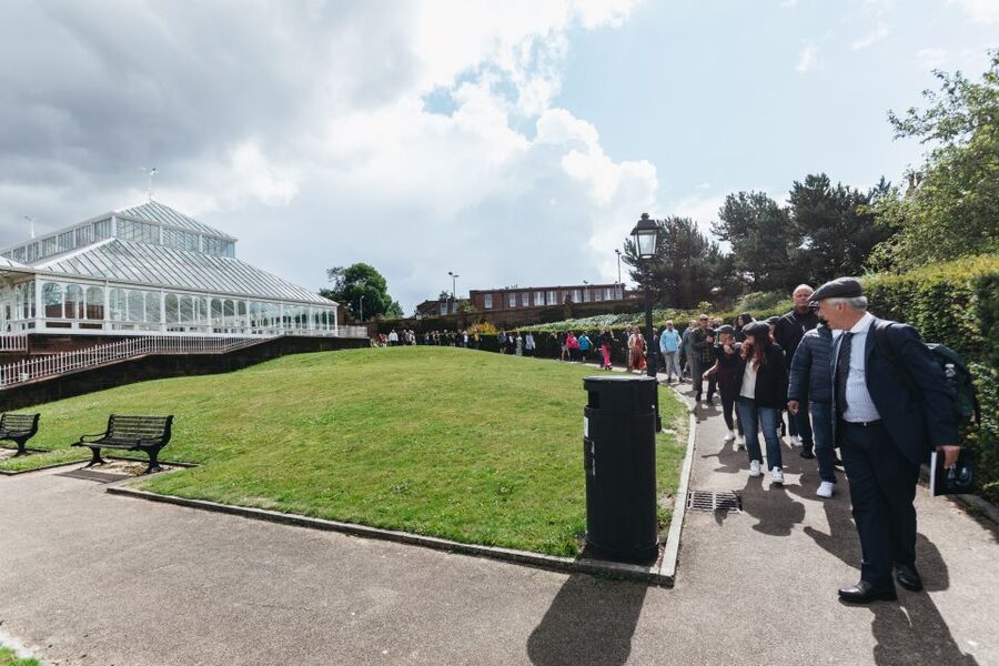 Liverpool: Official Peaky Blinders Coach Tour of Merseyside - The Garrison and Shelby homes: what you actually learn by standing there