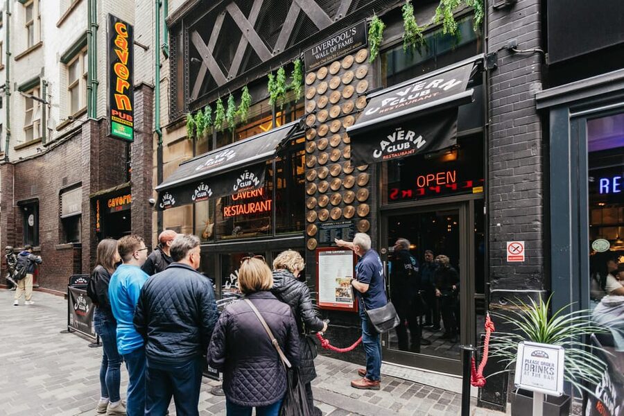 Liverpool: The Beatles and Cavern Quarter Walking Tour - Cavern Club to Liverpool Central Library: Beatles in the street view