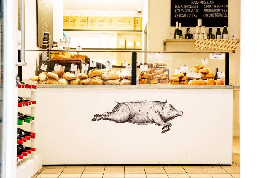 Local Foodie Adventure in London: 10+dishes, drinks and more - Wine stop and the British drinks mindset you’ll carry with you