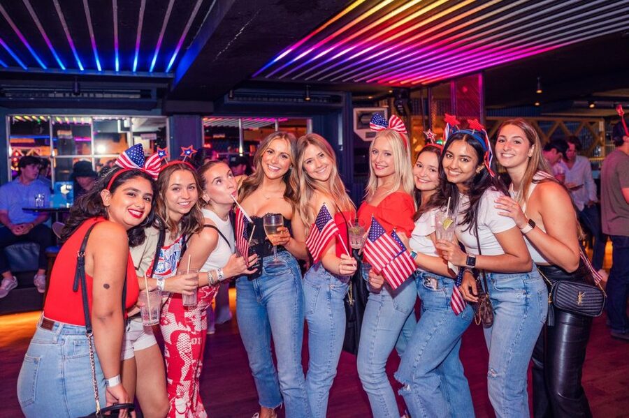 London: 4 Soho Nightclubs Crawl - Free Shots and Drink Deals: Getting the Best Version of the Package