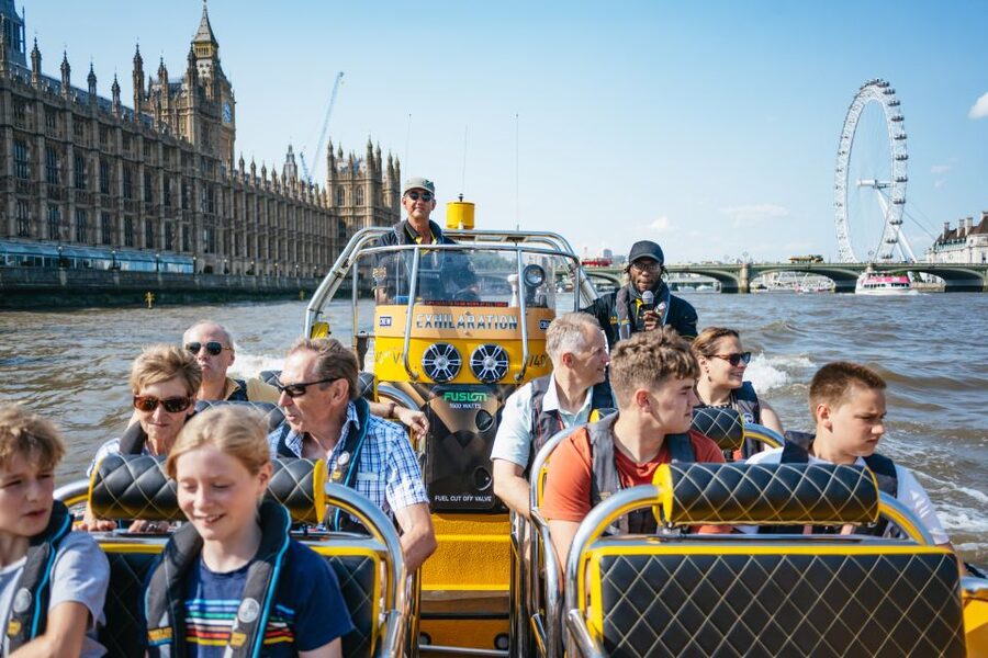 London: 45-Minute Speedboat Sightseeing Tour - Tower Bridge photo moment, and the start of the high-speed story
