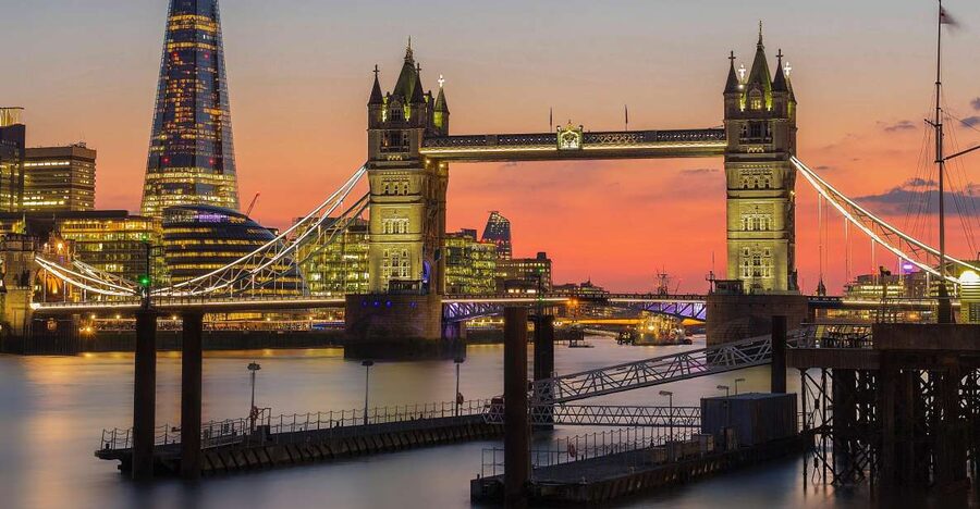 London: 5-Hour Private Tour with Pickup - Tower Bridge and the Thames Photo Moment