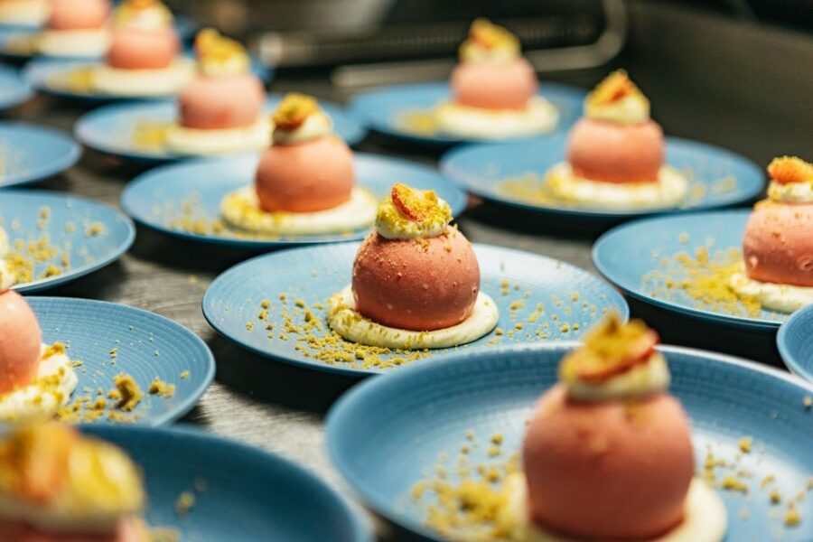 London: 6-Course Gourmet Dinner on a Luxury Coach - What you learn without killing the vibe: guide, audio, and route aids