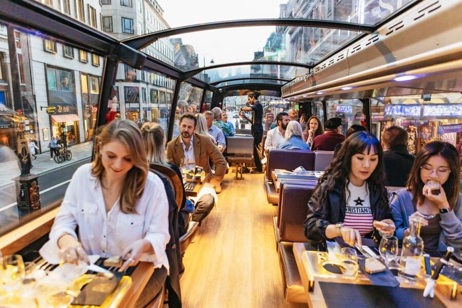 London: 6-Course Gourmet Dinner on a Luxury Coach - How the 6-course dinner works while London rolls past