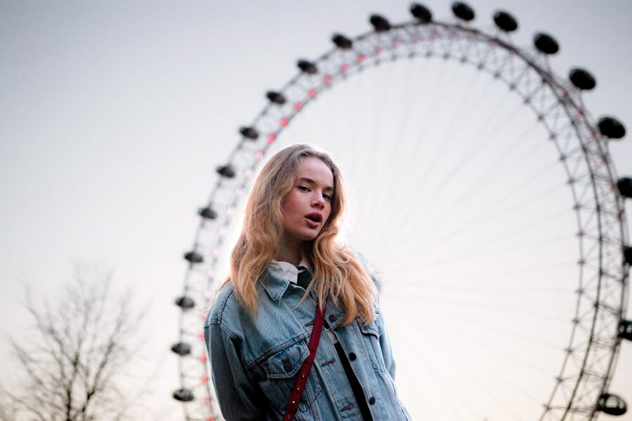 London: A Unique Photoshoot Experience at Famous Sites - Should You Book Smiler for a London Site Photoshoot?