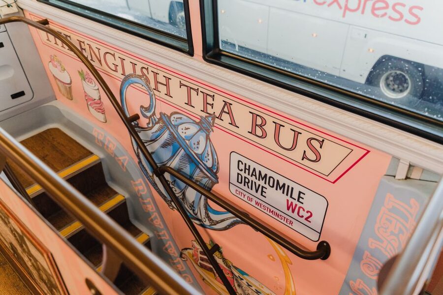 London: Afternoon Tea Bus with a Glass of Prosecco - Staff, music, and the storytelling level you should expect