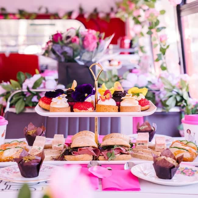 London: Afternoon Tea Sightseeing Bus Tour - How the London afternoon tea bus tour works in real life