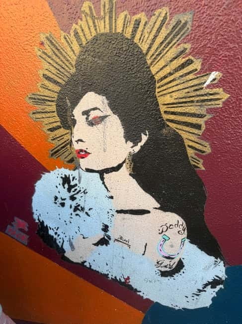 London: Amy Winehouse Camden Town Walking Tour - Bars and pubs Amy frequented: where the nightlife context lands