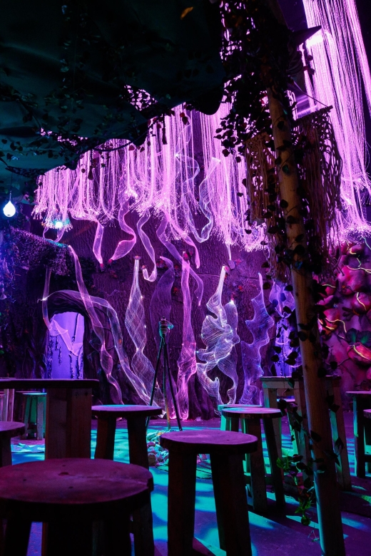 London: Avora New World Cocktail Experience with 3 Cocktails - Stepping Through the Gateway: Projections, Set Design, and Actors