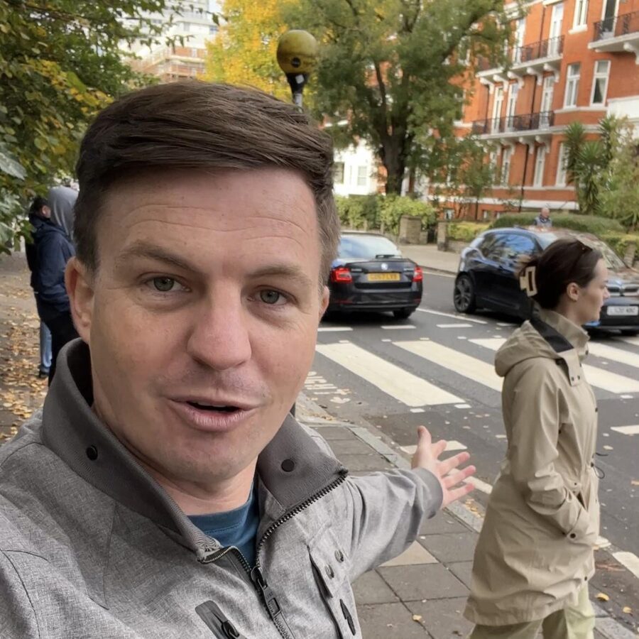 London: Beatles and Abbey Road Tour with Richard Porter - Meeting point at Tottenham Court Road, and how to find your guide fast