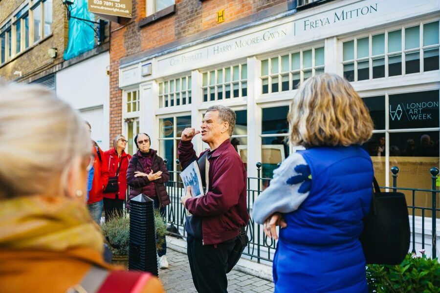 London: Beatles and Abbey Road Tour with Richard Porter - The Underground ride to Abbey Road, and how the crossing photo really works
