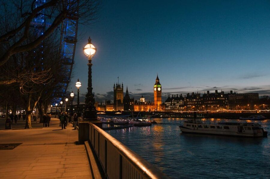 London: Big Bus Panoramic Evening Tour by Open-Top Bus - Audio Guides in 7 Languages: More Than Just Background Noise