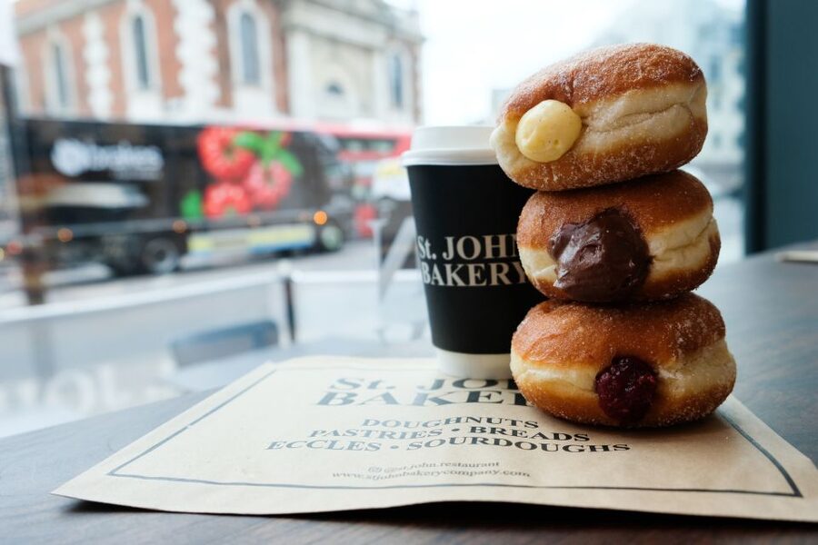 London: Borough Market Delicious Doughnut & Tea Experience - Borough Market in motion, why the walk matters
