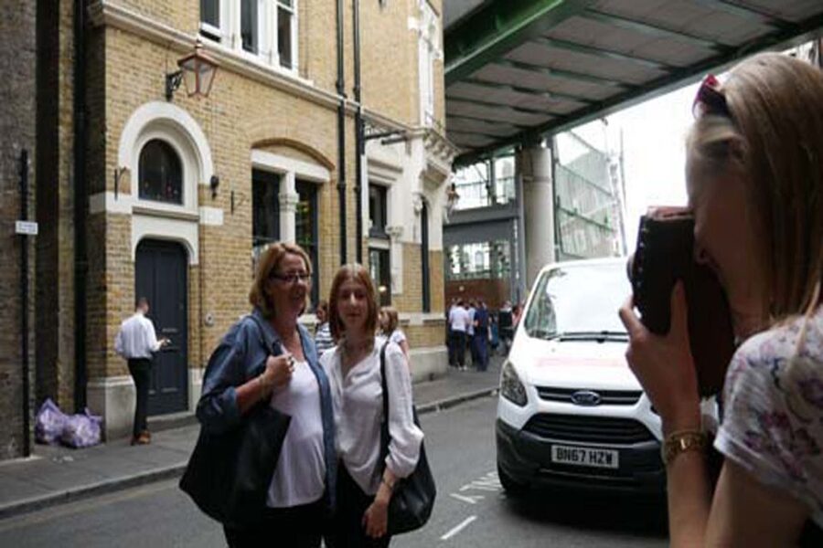 London: Bridget Jones 2–Hour Walking Tour - Entering Bridget Jones London from Temple Underground