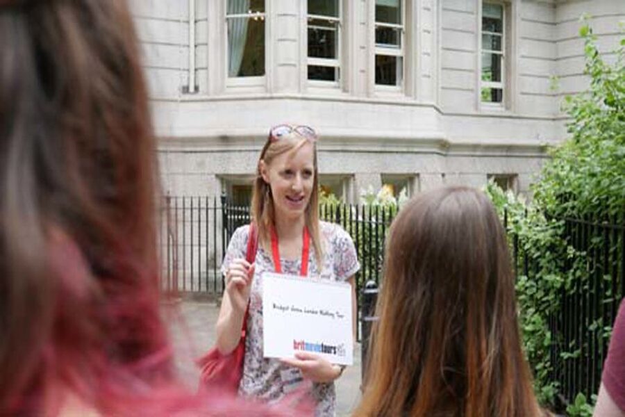 London: Bridget Jones 2–Hour Walking Tour - Visiting the Daniel Cleaver Memorial Service Church