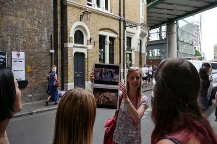 London: Bridget Jones 2–Hour Walking Tour - Tower Bridge, London Bridge, and St Paul’s Cathedral Backdrops